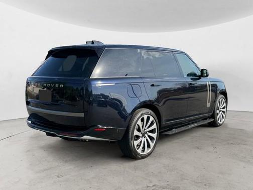 2026 Land Rover Range Rover P530 SE 7 Seat