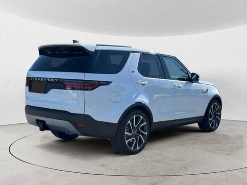 2025 Land Rover Discovery S