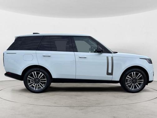 2025 Land Rover Range Rover P530 SE