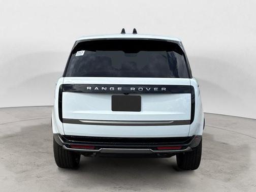 2025 Land Rover Range Rover P530 SE