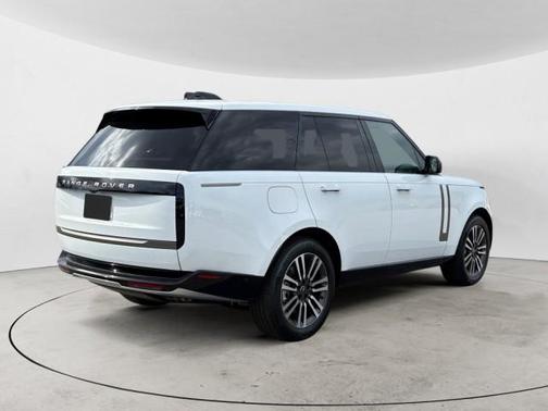 2025 Land Rover Range Rover P530 SE