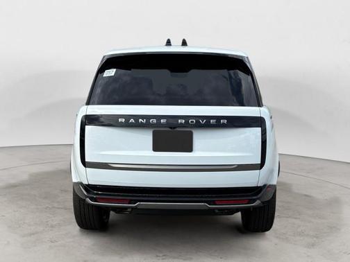 2025 Land Rover Range Rover P530 SE