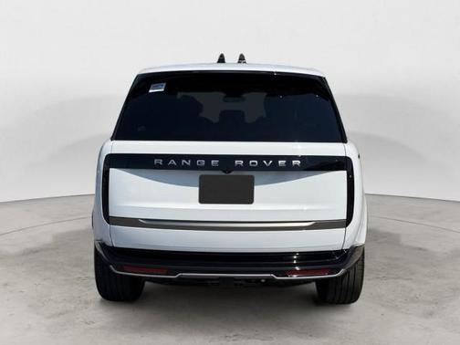 Fuji White 2026 Land Rover Range Rover P530 SE 7 Seat