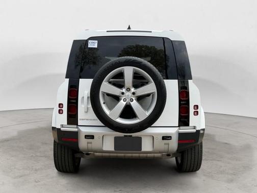 2024 Land Rover Defender 110 P300