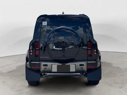2025 Land Rover Defender 110 P400 X-Dynamic SE