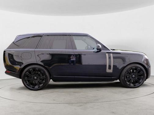 2025 Land Rover Range Rover P530 SE