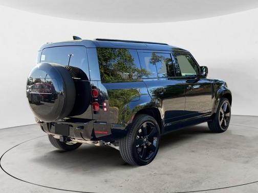 2025 Land Rover Defender 110 P400 X-Dynamic SE
