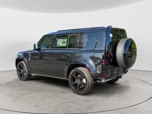 2025 Land Rover Defender 110 P400 X-Dynamic SE