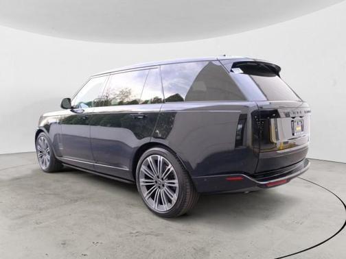 2025 Land Rover Range Rover P530 SE 7 Seat