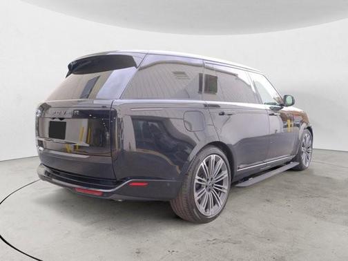 2025 Land Rover Range Rover P530 SE 7 Seat