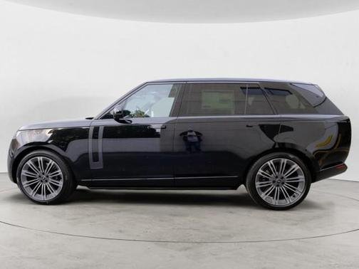 2025 Land Rover Range Rover P530 SE 7 Seat