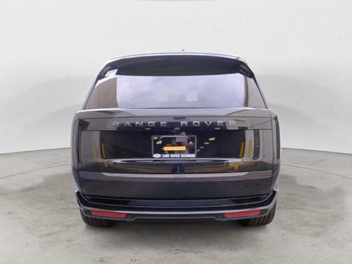 2025 Land Rover Range Rover P530 SE 7 Seat