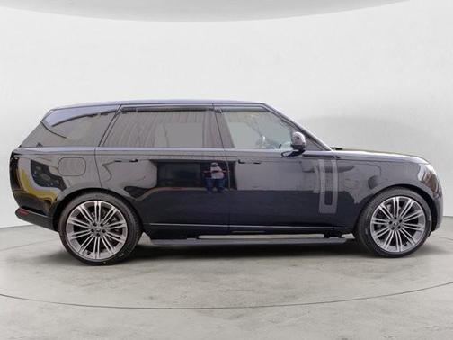 2025 Land Rover Range Rover P530 SE 7 Seat