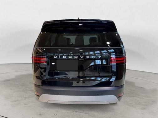 2024 Land Rover Discovery P300 S
