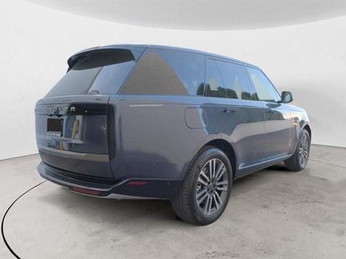 2025 Land Rover Range Rover P530 SE