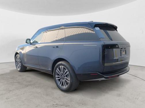 2025 Land Rover Range Rover P530 SE