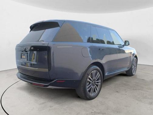 2025 Land Rover Range Rover P530 SE