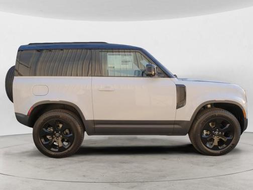 2025 Land Rover Defender 90 P300 S