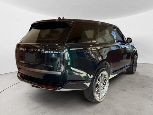 British Racing Green SV Bespoke Ultra Met Gloss 2026 Land Rover Range Rover P400 SE