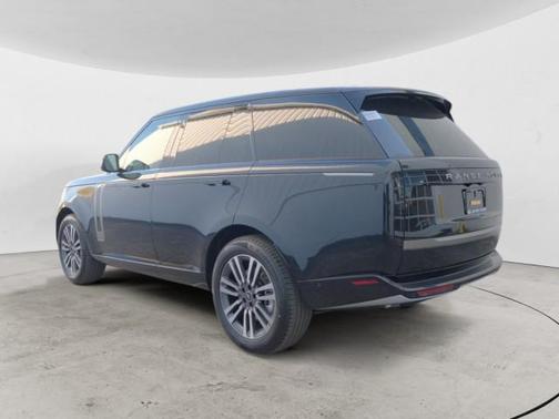 2025 Land Rover Range Rover P530 SE