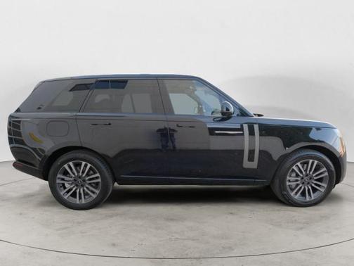 2025 Land Rover Range Rover P530 SE