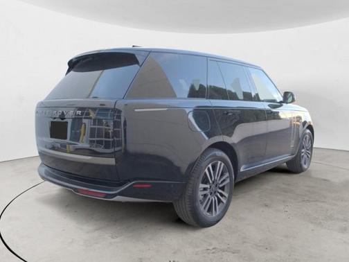 2025 Land Rover Range Rover P530 SE