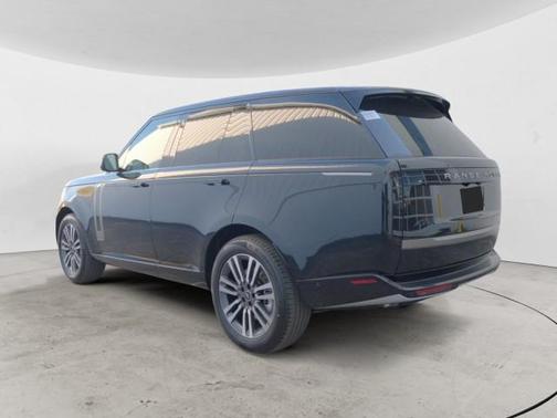2025 Land Rover Range Rover P530 SE
