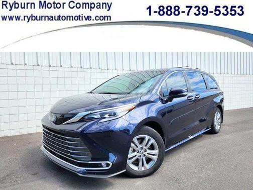2023 Toyota Sienna Platinum 7 Passenger
