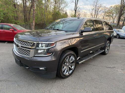 Tungsten Metallic 2018 Chevrolet Suburban LT