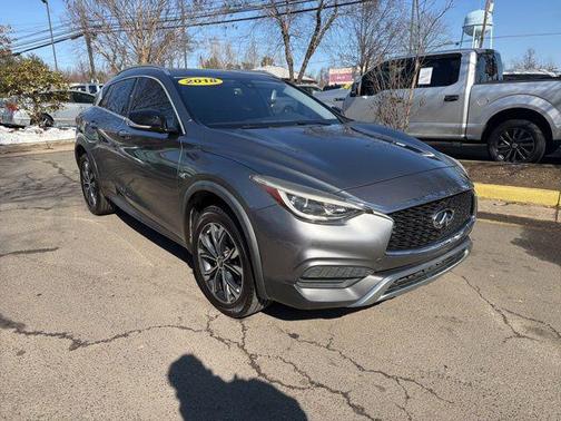 2018 INFINITI QX30 Luxury
