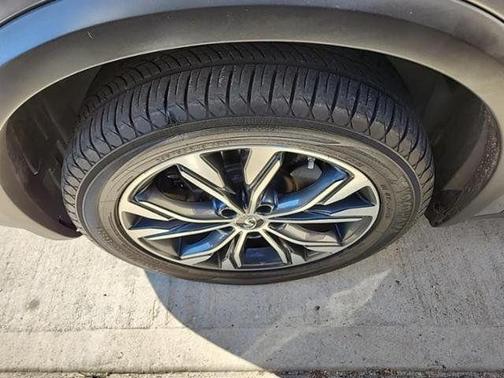 2018 INFINITI QX30 Luxury