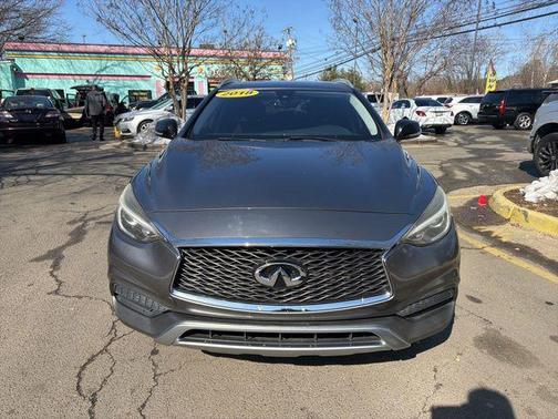 2018 INFINITI QX30 Luxury