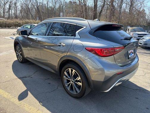 2018 INFINITI QX30 Luxury