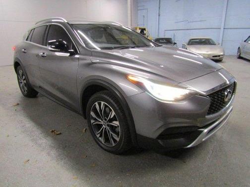 2018 INFINITI QX30 Luxury