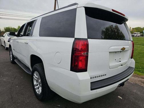 Summit White 2018 Chevrolet Suburban LT