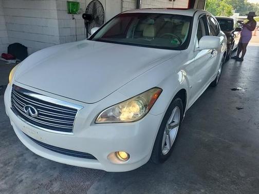 2014 INFINITI Q70 3.7X