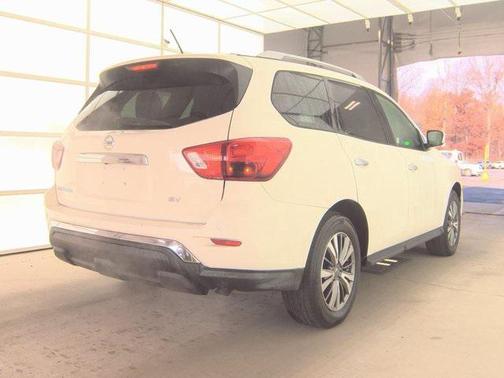 2018 Nissan Pathfinder SV