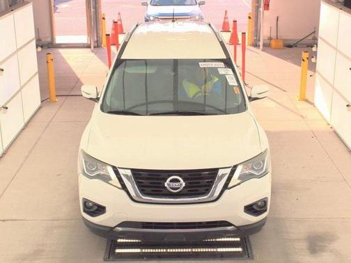 2018 Nissan Pathfinder SV