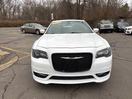 2018 Chrysler 300 S
