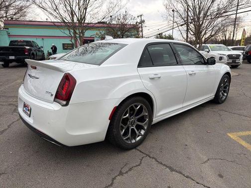 2018 Chrysler 300 S