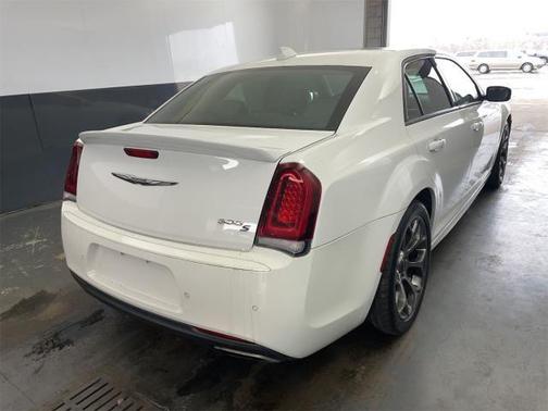 2018 Chrysler 300 S