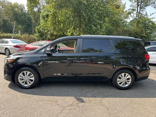 2017 Kia Sedona LX