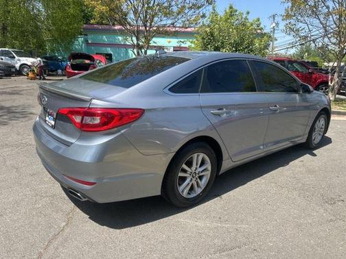 2016 Hyundai SONATA SE
