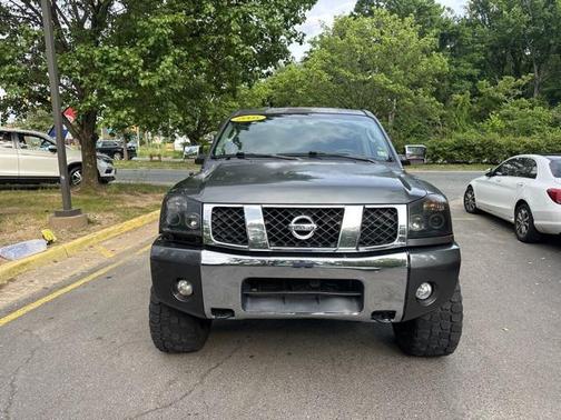 2005 Nissan Titan SE Crew Cab