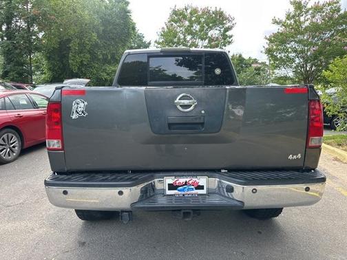 2005 Nissan Titan SE Crew Cab