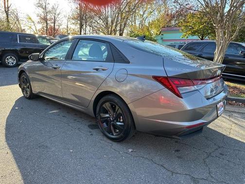 2022 Hyundai ELANTRA HEV Blue