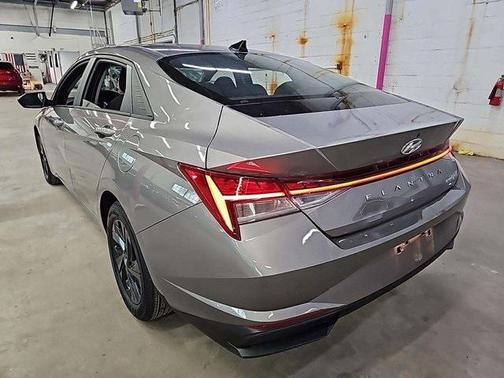 2022 Hyundai ELANTRA HEV Blue