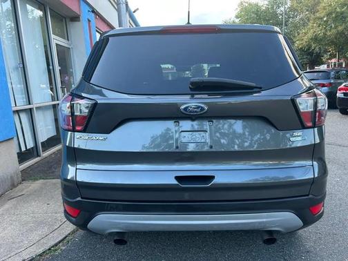 Magnetic 2018 Ford Escape SE