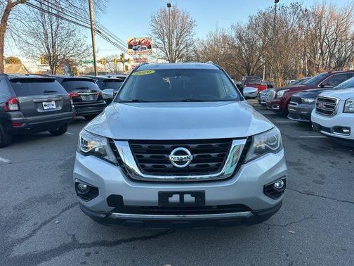2020 Nissan Pathfinder SL