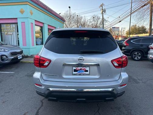 2020 Nissan Pathfinder SL